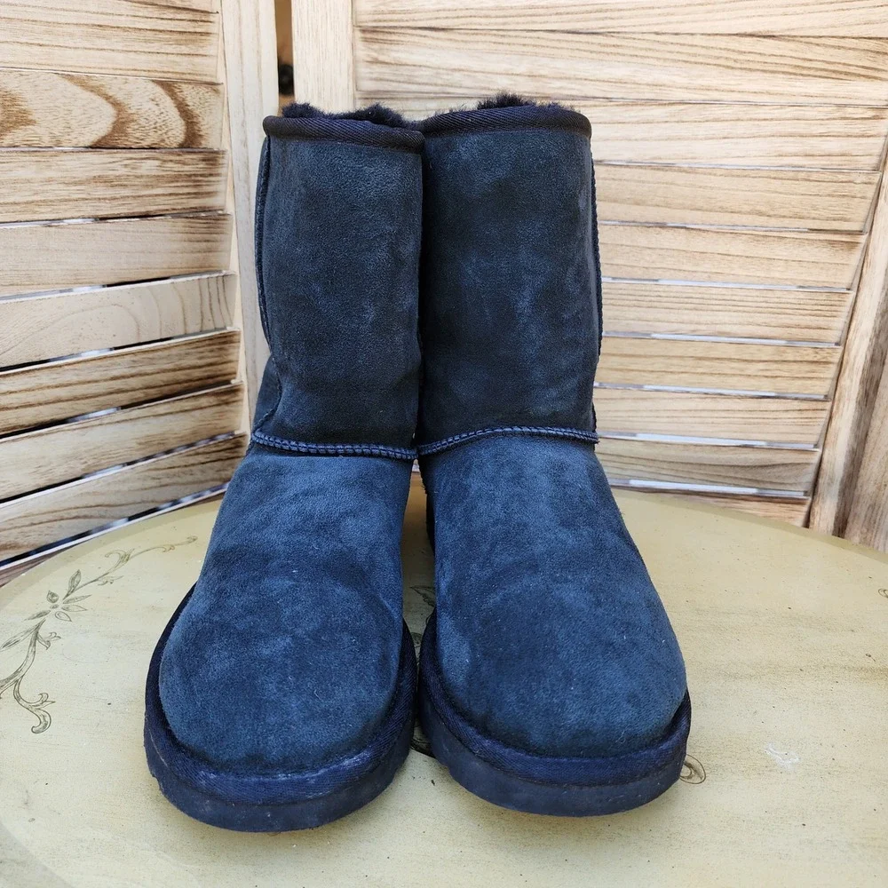 UGG Sz 9 Black Y2K Suede Classic Short II Boots Early 2000s Cozy Warm Winter
